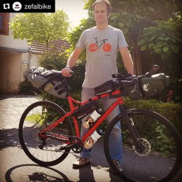 Matthieu #happycustomer and @zefalbike CEO, is ready for #BTR2017 by @chilkootcdp a 1220 km unsupported bike journey. #gravelbike #caminadebikes