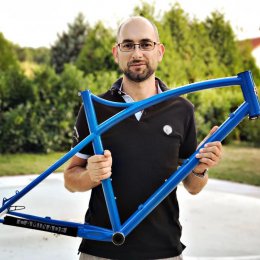 So proud to make people happy! Introducing Olivier #happycustomer with his gravel bike frame.