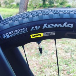 New @maviccycling 650B AllRoad wheels and @wildernesstrailbikes WTB ByWay tires special black edition are now available for your @caminadebikes