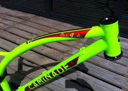 One4All jaune chartreuse fluo et rouge metalis