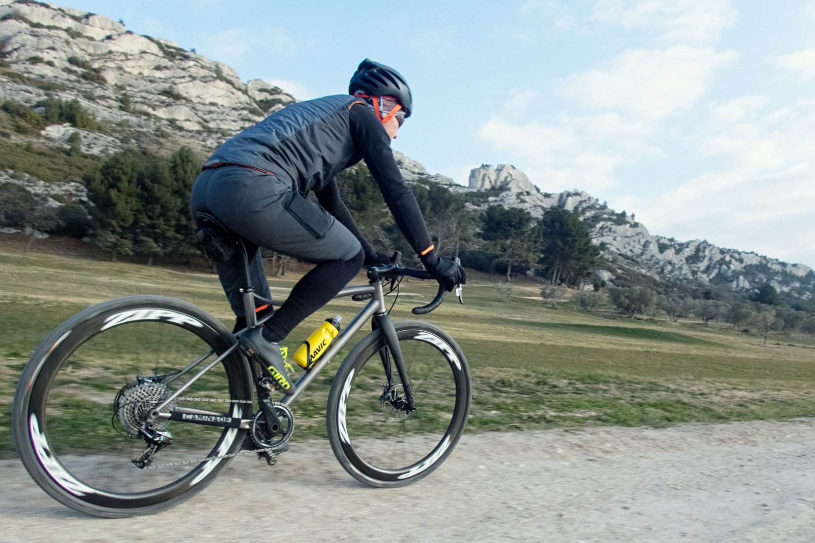 Des roues carbone en vélo gravel titane Des roues carbone en vélo gravel titane