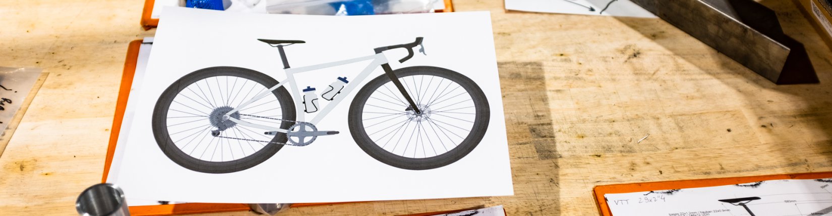 Un gravel titane en 32 pouces