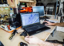 Gros plan sur la suspension du VTT One4All