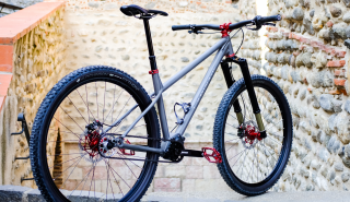 Le VTT titane  boite de vitesses d' Adam