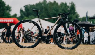Le Gravel Caminade en 32 pouces