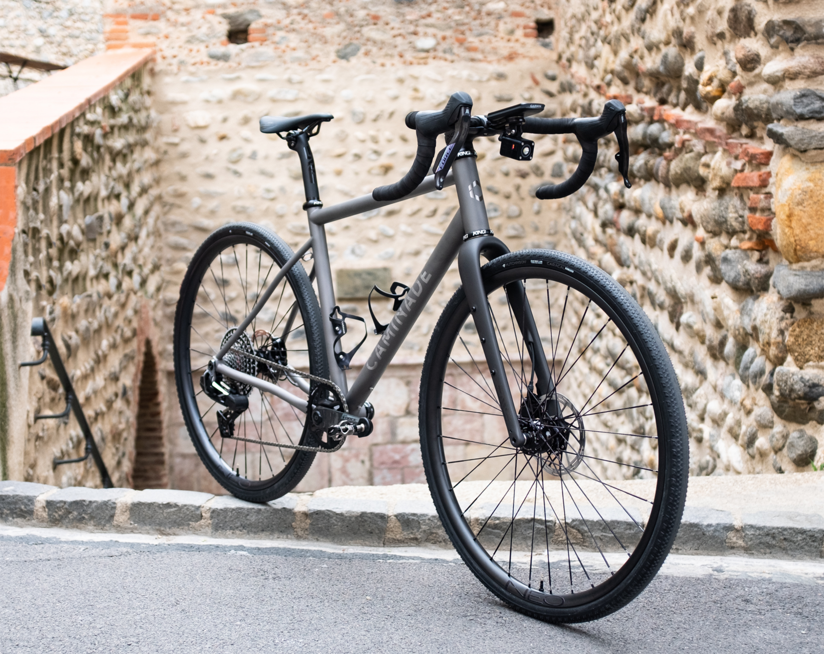 Le v�lo id�al pour la D�sertus Bikus : 1768298243.gravel.ti.claire.png