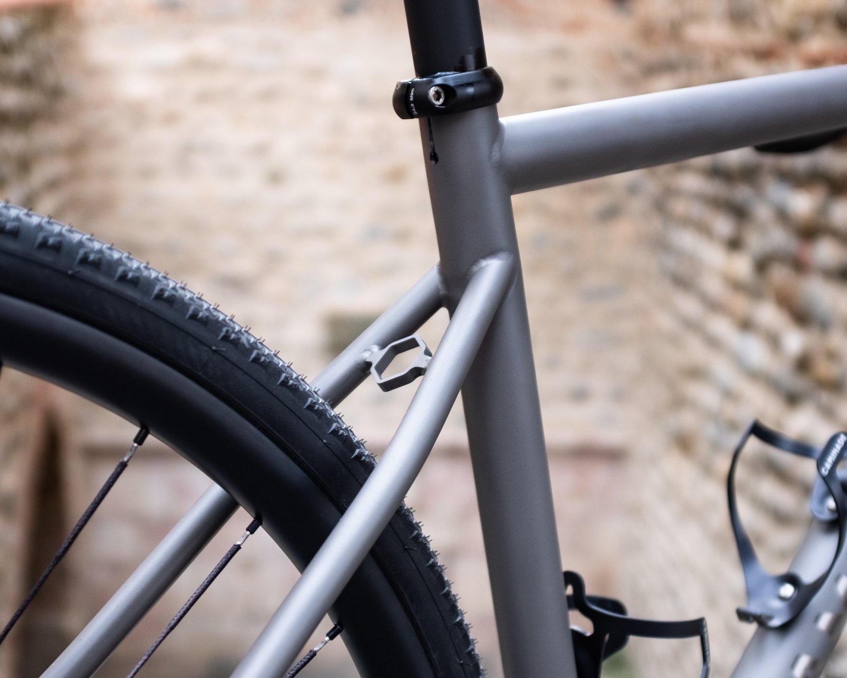 Le v�lo id�al pour la D�sertus Bikus : 1768298317.gravel.ti.claire.16.jpg