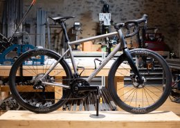 Le titane trace sa route Le titane trace sa route